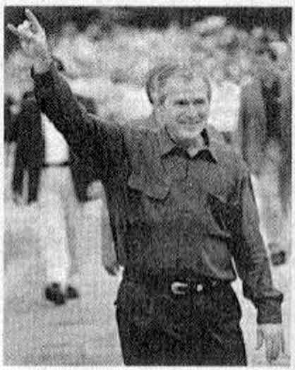 George W. Bush cuernos 2