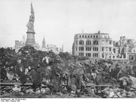 http://www.nazigassings.com/images/DresdenTotenachBombenangriff.jpg