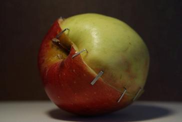 http://www.davidicke.com/images/stories/May20115/gm_food___apple_by_moseley92.jpg